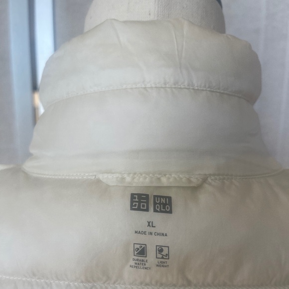 Uniqlo White Ultra Light Down Vest sz XL - Picture 5 of 6